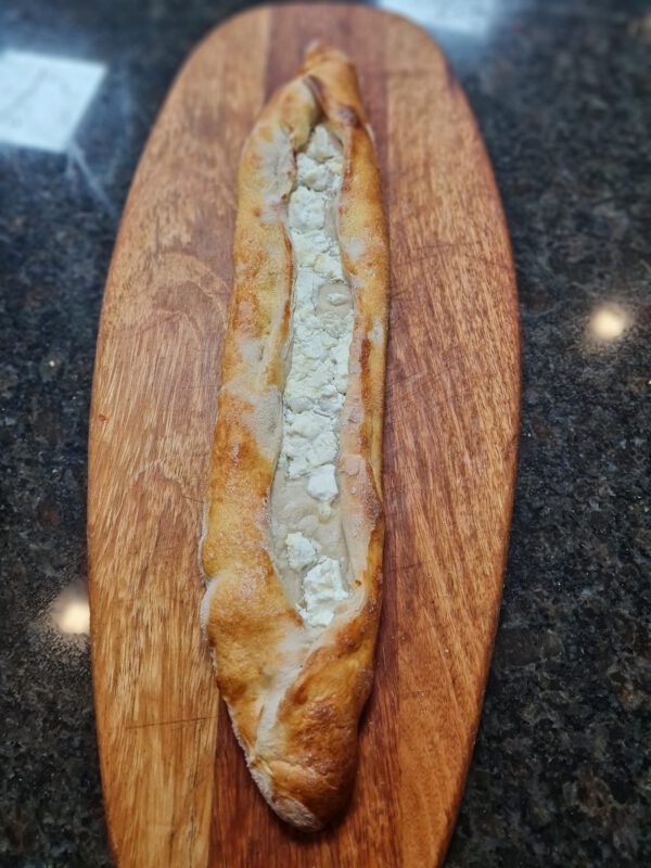 Peynirli pide